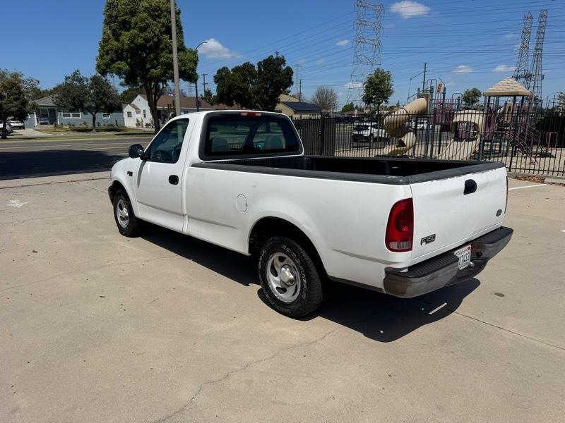 Ford F-150 2WD Reg Cab 141" XL 2001