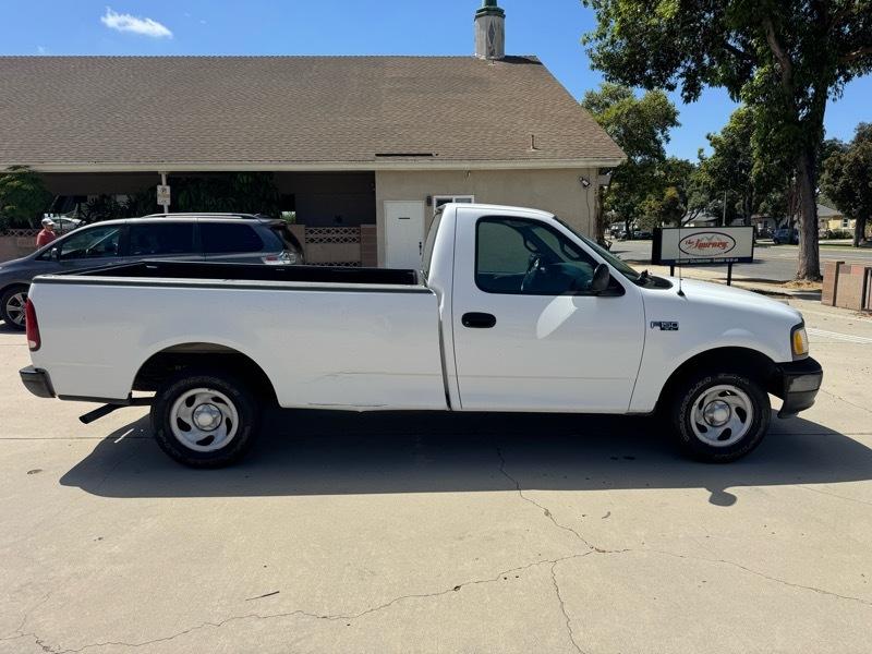 Ford F-150 2WD Reg Cab 141" XL 2001