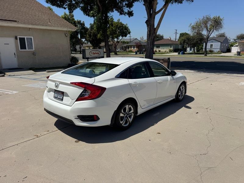 Honda Civic 4dr Sdn LX Auto 2017