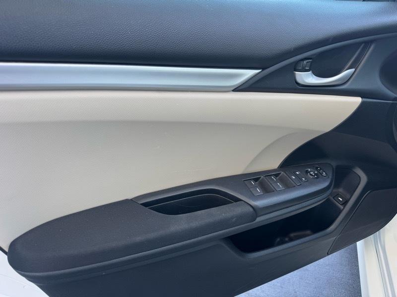 Honda Civic 4dr Sdn LX Auto 2017