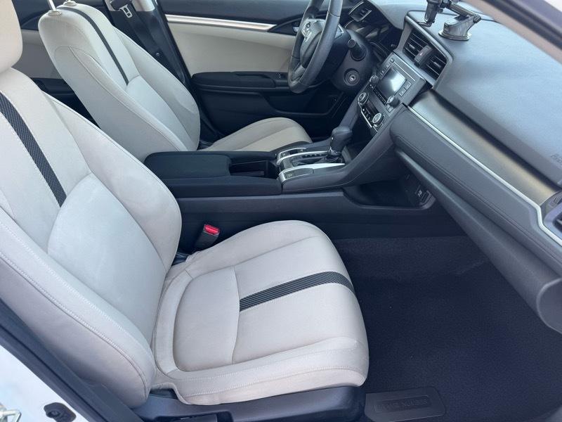 Honda Civic 4dr Sdn LX Auto 2017