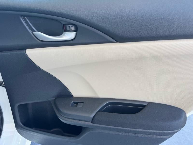 Honda Civic 4dr Sdn LX Auto 2017