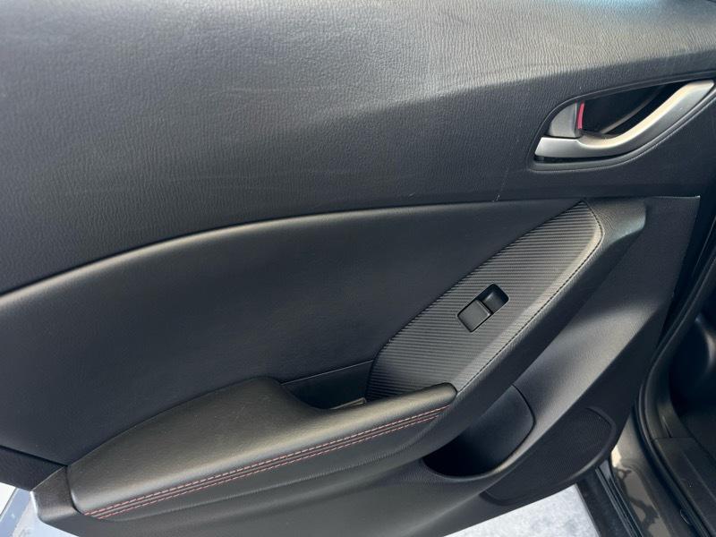 Mazda MAZDA3 i Grand Touring AT 5-Door 2016