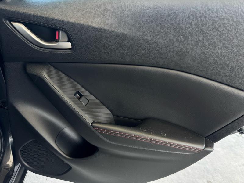 Mazda MAZDA3 i Grand Touring AT 5-Door 2016