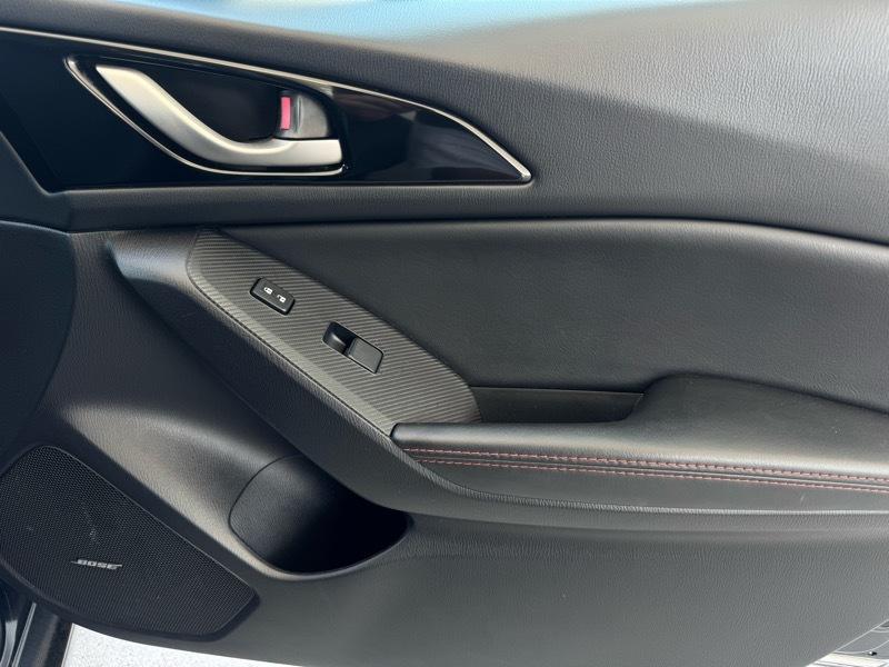 Mazda MAZDA3 i Grand Touring AT 5-Door 2016
