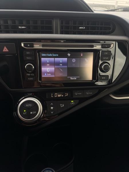 Toyota Prius c Two 2015