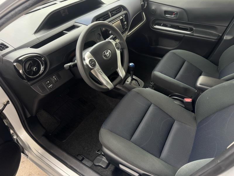 Toyota Prius c Two 2015