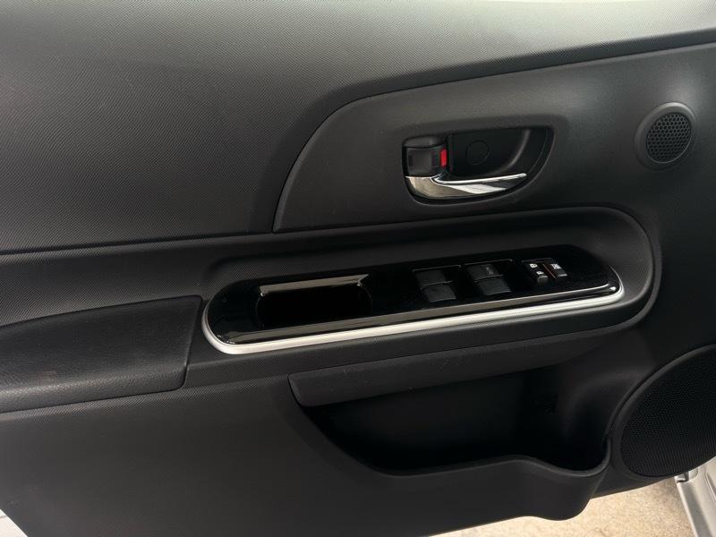 Toyota Prius c Two 2015