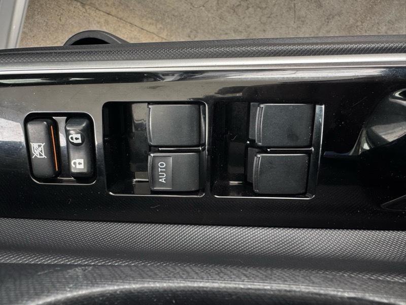 Toyota Prius c Two 2015