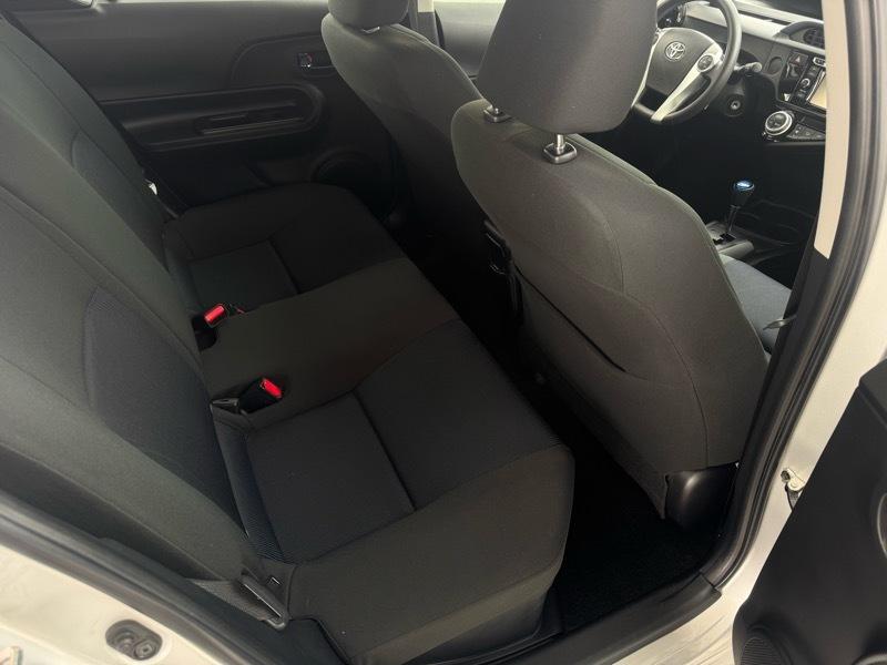 Toyota Prius c Two 2015