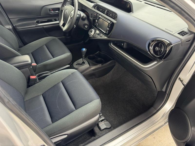 Toyota Prius c Two 2015