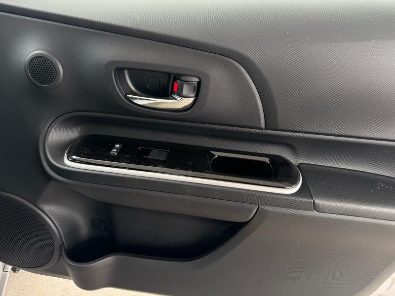 Toyota Prius c Two 2015
