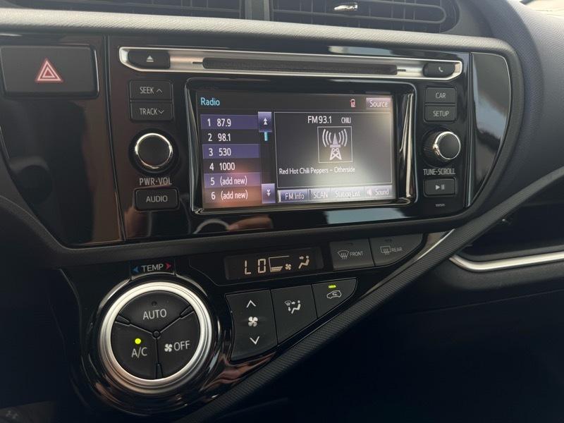 Toyota Prius c Two 2015