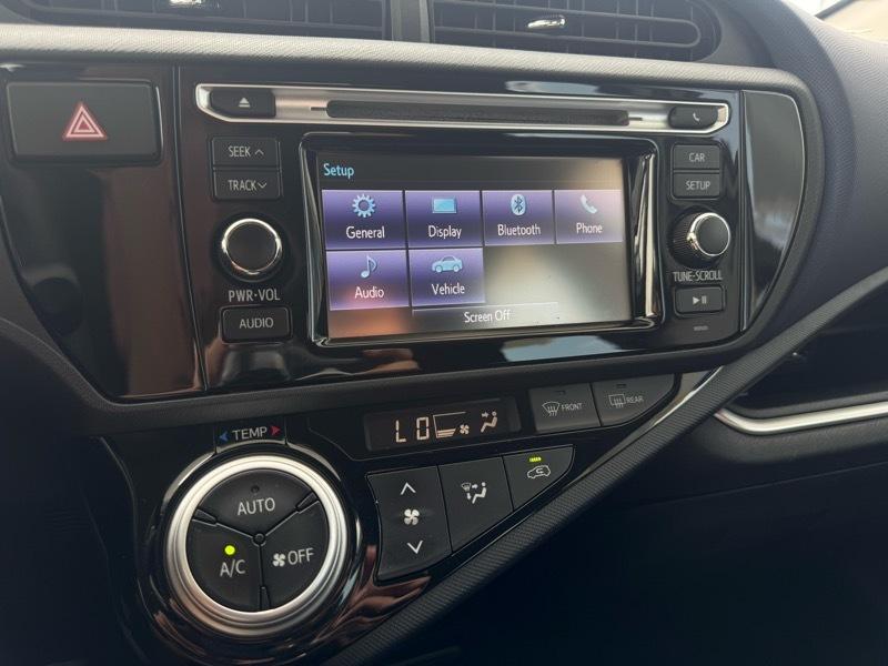 Toyota Prius c Two 2015