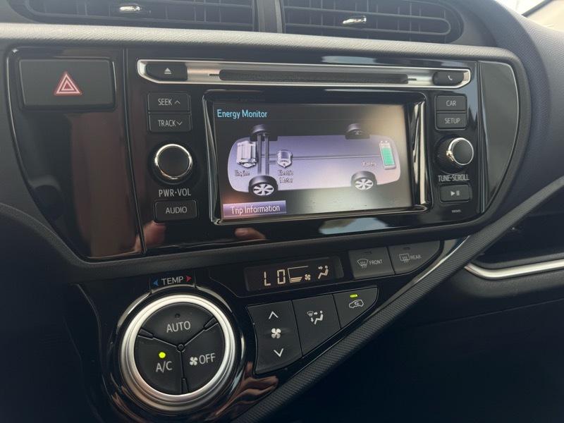 Toyota Prius c Two 2015