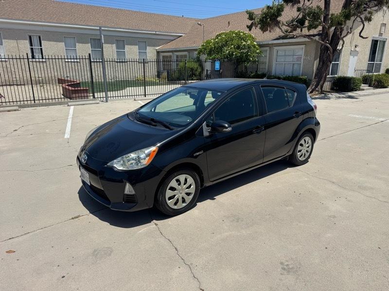 Toyota Prius c Two 2014