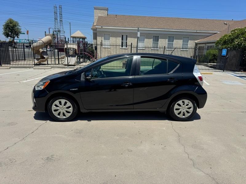 Toyota Prius c Two 2014