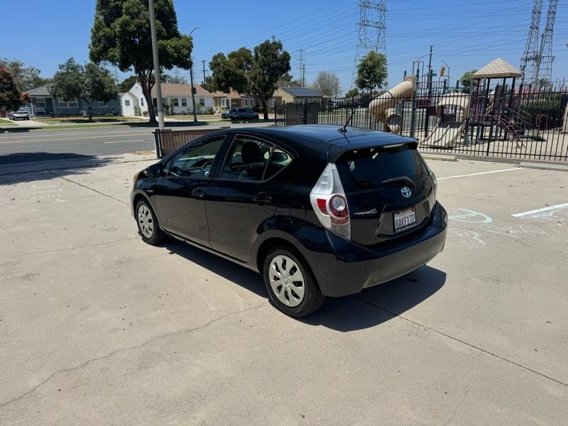 Toyota Prius c Two 2014