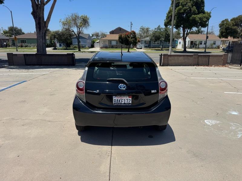 Toyota Prius c Two 2014