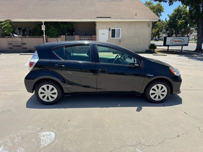 Toyota Prius c Two 2014