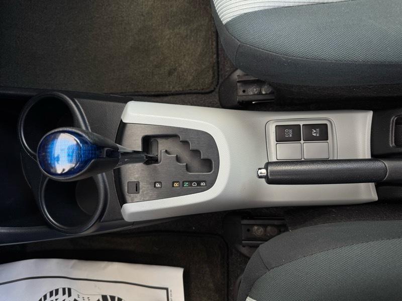 Toyota Prius c Two 2014