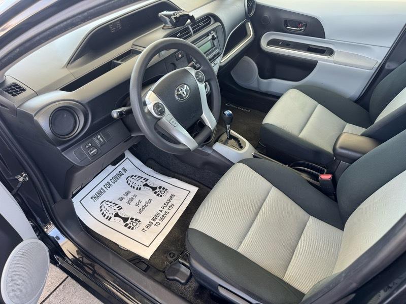 Toyota Prius c Two 2014