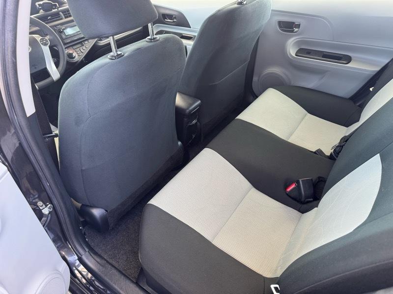 Toyota Prius c Two 2014