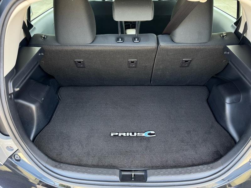 Toyota Prius c Two 2014