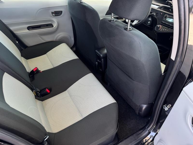 Toyota Prius c Two 2014
