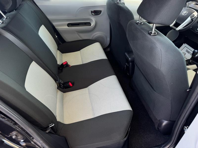 Toyota Prius c Two 2014