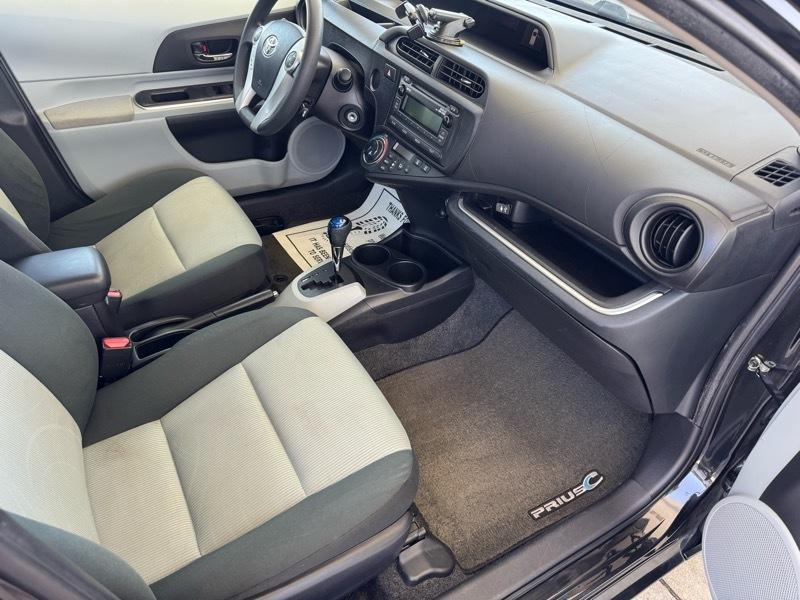 Toyota Prius c Two 2014
