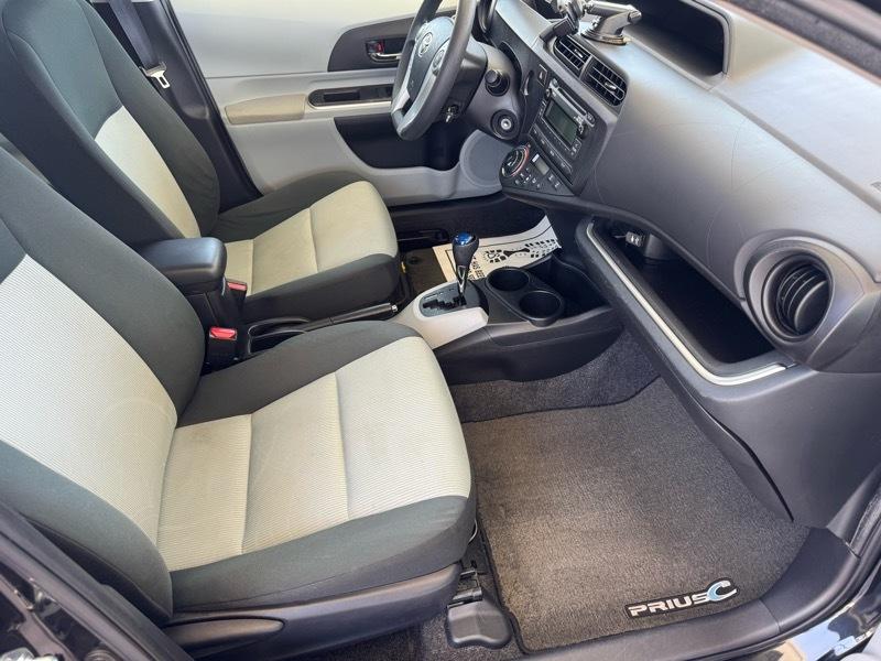 Toyota Prius c Two 2014