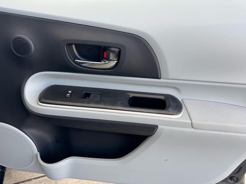 Toyota Prius c Two 2014