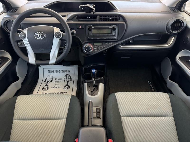 Toyota Prius c Two 2014