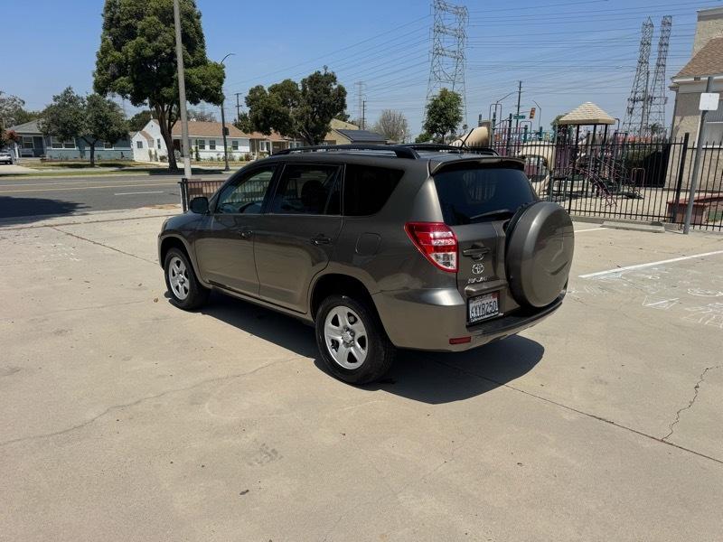Toyota RAV4 Base I4 2WD 2012