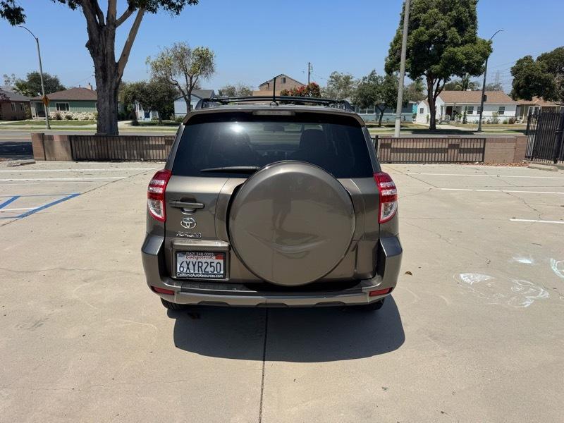 Toyota RAV4 Base I4 2WD 2012