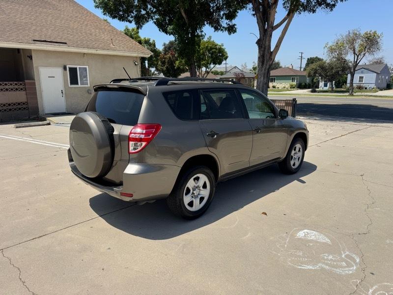 Toyota RAV4 Base I4 2WD 2012