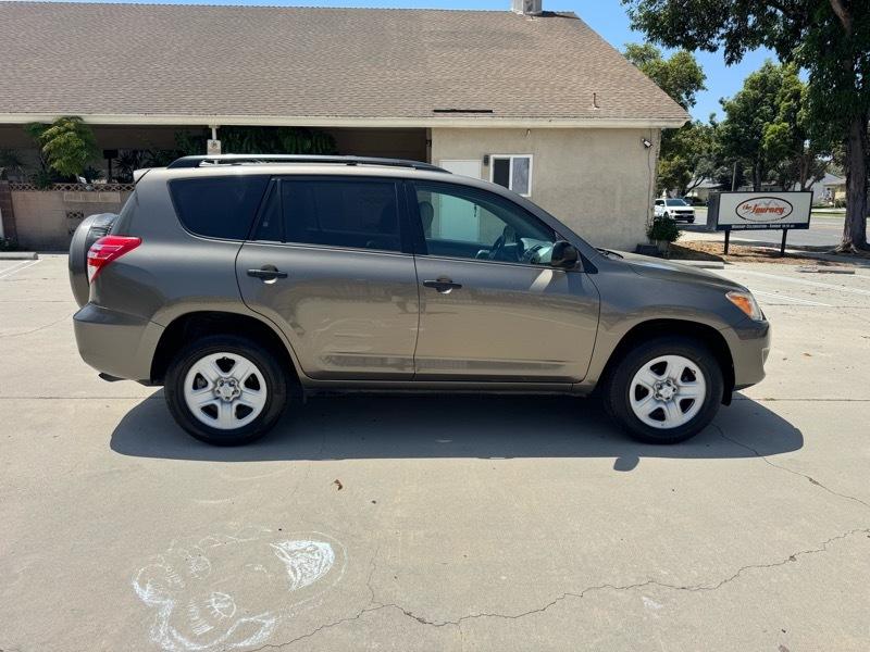 Toyota RAV4 Base I4 2WD 2012