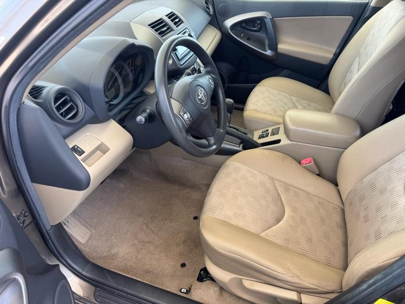 Toyota RAV4 Base I4 2WD 2012