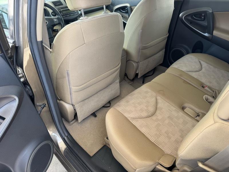 Toyota RAV4 Base I4 2WD 2012