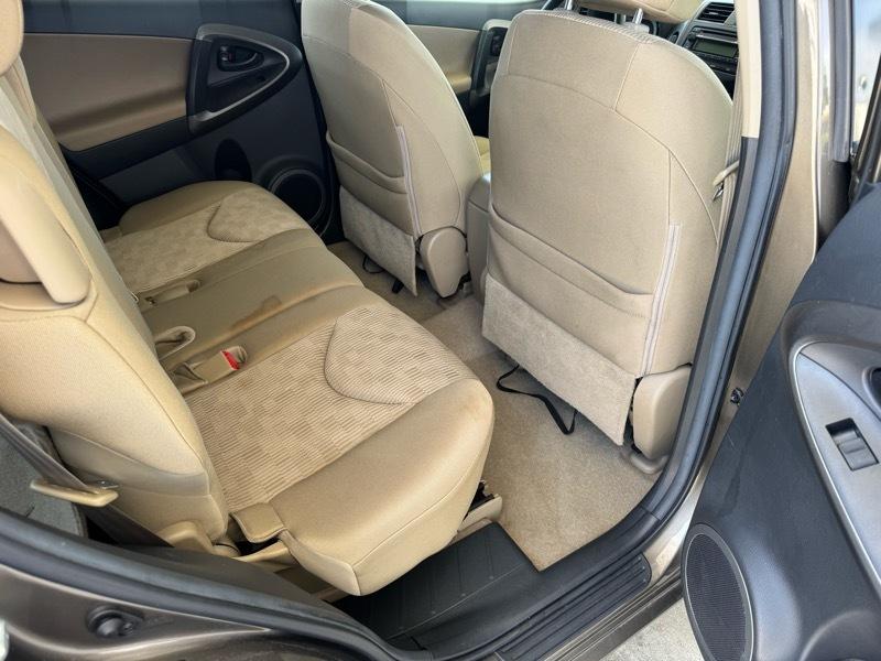 Toyota RAV4 Base I4 2WD 2012