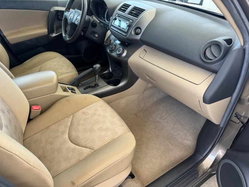 Toyota RAV4 Base I4 2WD 2012