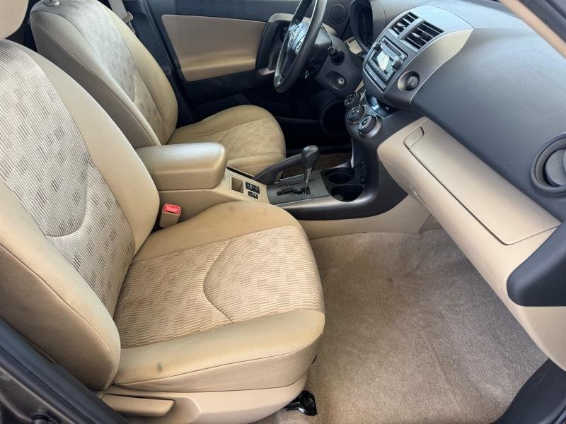 Toyota RAV4 Base I4 2WD 2012