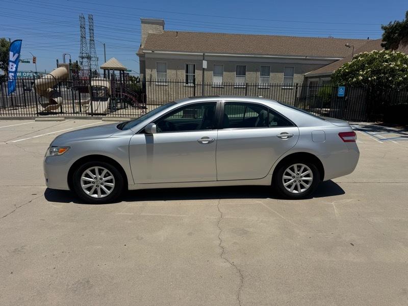 Toyota Camry XLE Auto (Natl) 2011