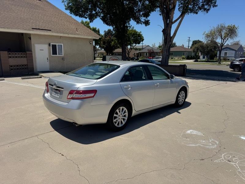 Toyota Camry XLE Auto (Natl) 2011