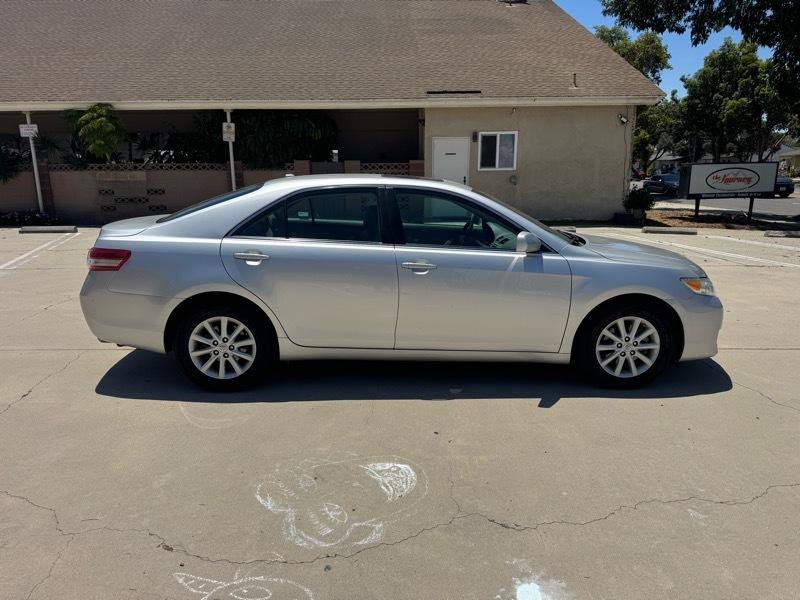 Toyota Camry XLE Auto (Natl) 2011