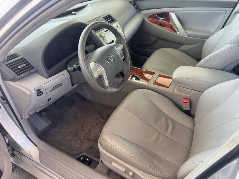 Toyota Camry XLE Auto (Natl) 2011
