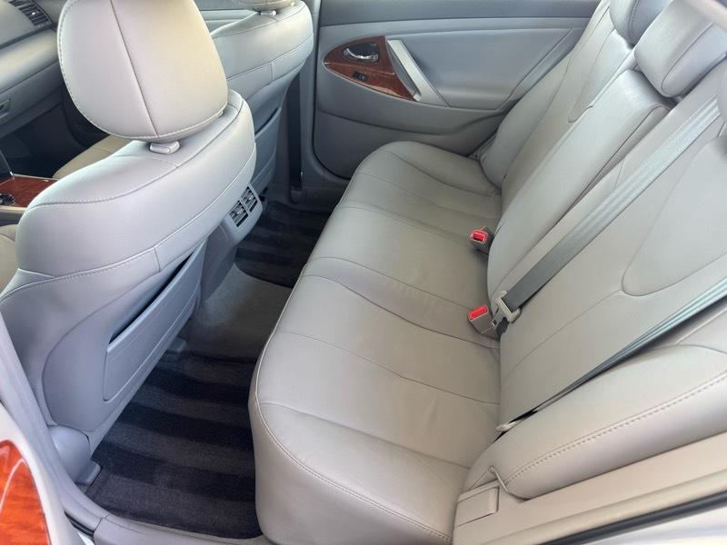 Toyota Camry XLE Auto (Natl) 2011