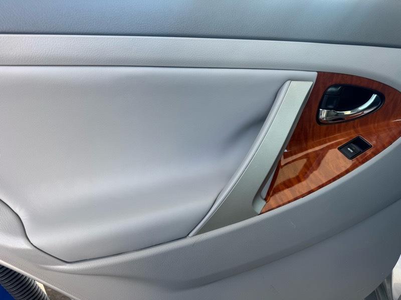 Toyota Camry XLE Auto (Natl) 2011