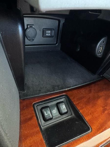 Toyota Camry XLE Auto (Natl) 2011